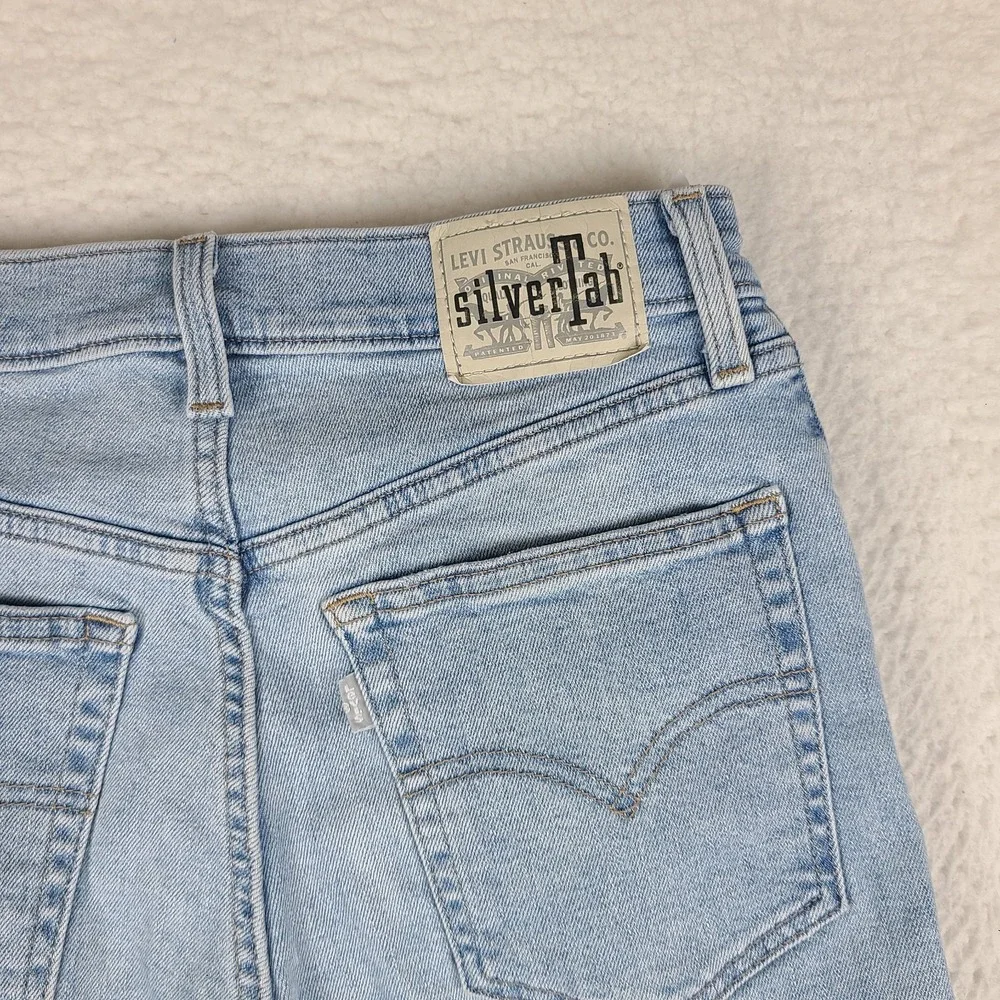 Levi's SilverTab Jeans Womens 29x27 Blue Mom Jean Distress Light Wash Waterless*